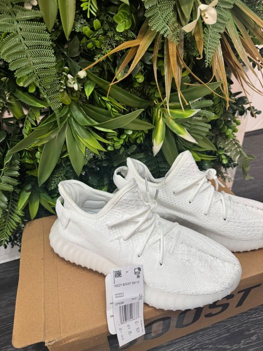Yeezy Boost 350 V2
