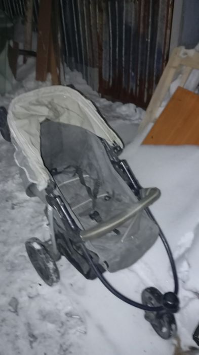 Отдам даром коляску