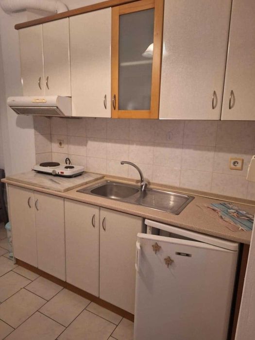 Студия с магазин за бизнес на първа линия  в Паралия Врасна, Гърция