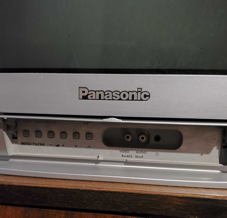 Продам телевизор Панасоник б/у