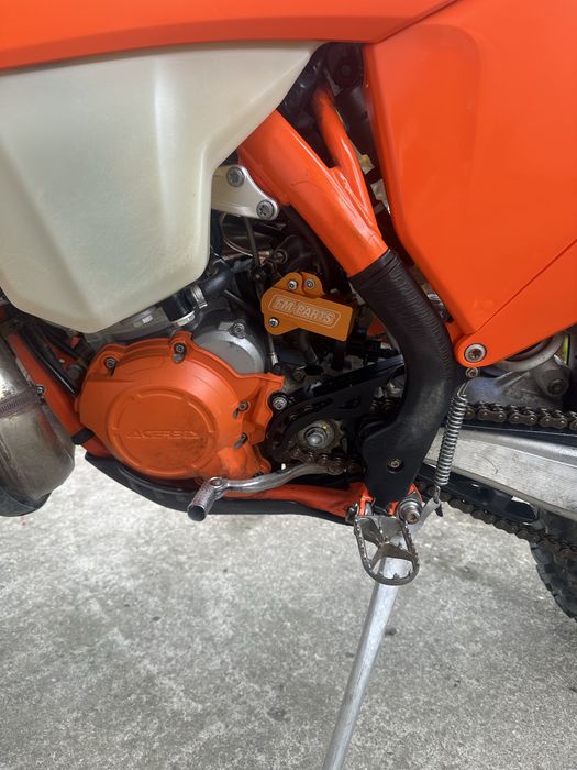 ‼️ Se vinde KTM 300 2t 2023  195 h cu acte full protecti sincuchitul de fabrica‼️
