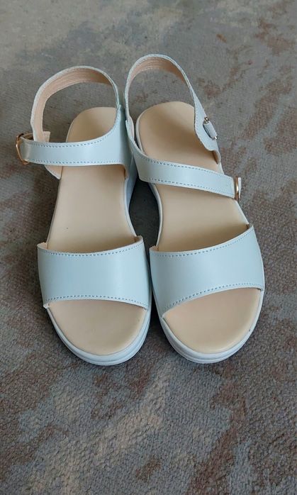 Сандали р36-37 цена 5000тг