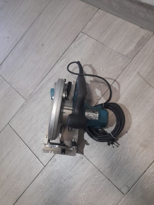 Circular Makita  HS 7601