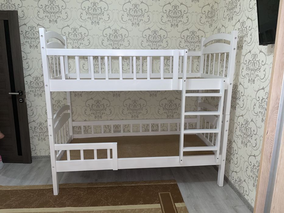 двухъярусная кровать