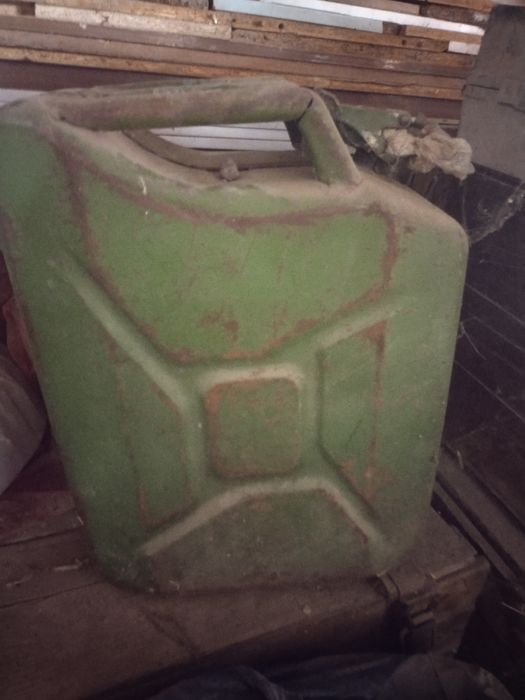 Продам конистры конистры