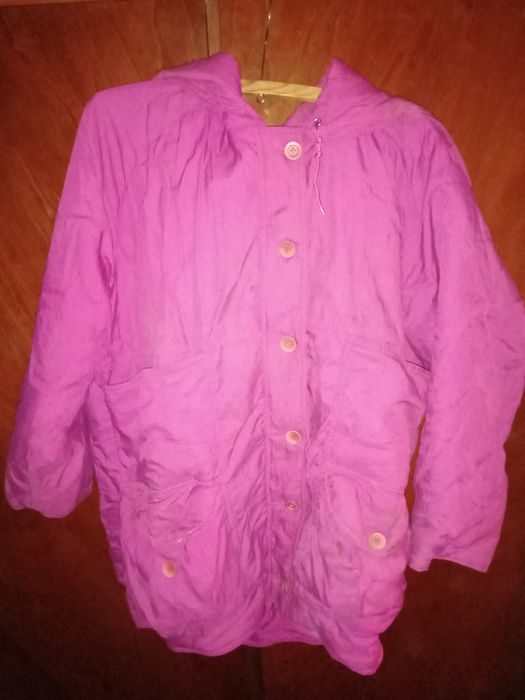 Продаётся женская куртка с капюшоном