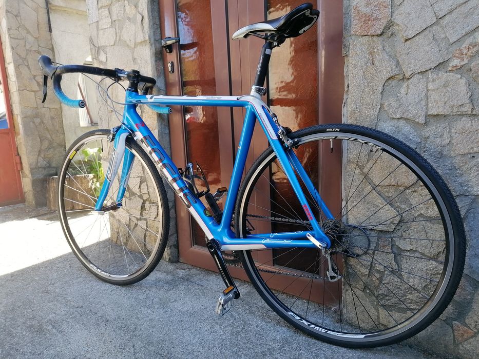Шосеен FOCUS Carbon, 2*10 Shimano 105