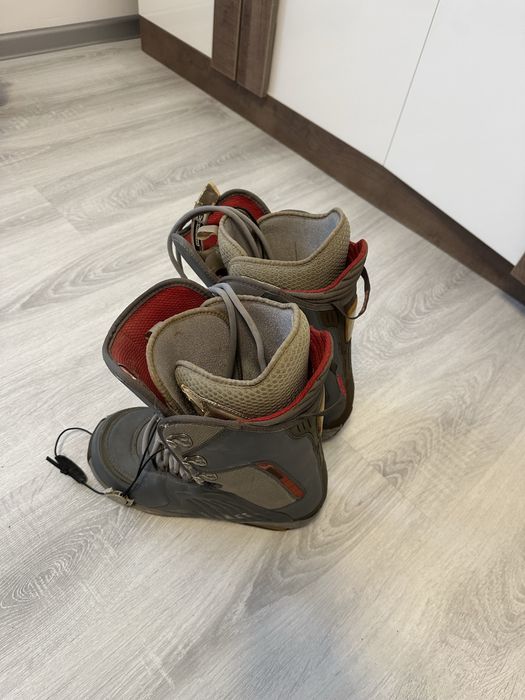 Placă snowboard , legaturi Burton , boots Burton și husă