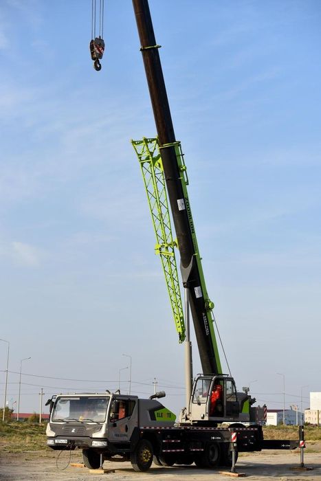 Аренда автокрана 25 тонн Zoomlion, китайский кран в Атырау