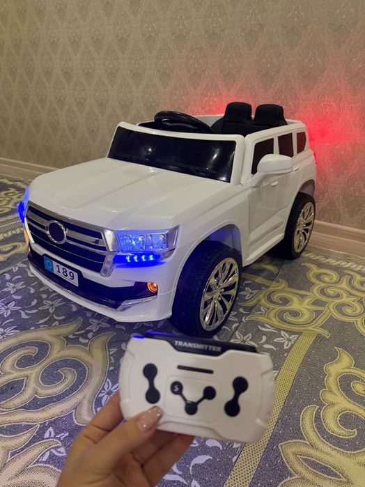 Машина с пультом