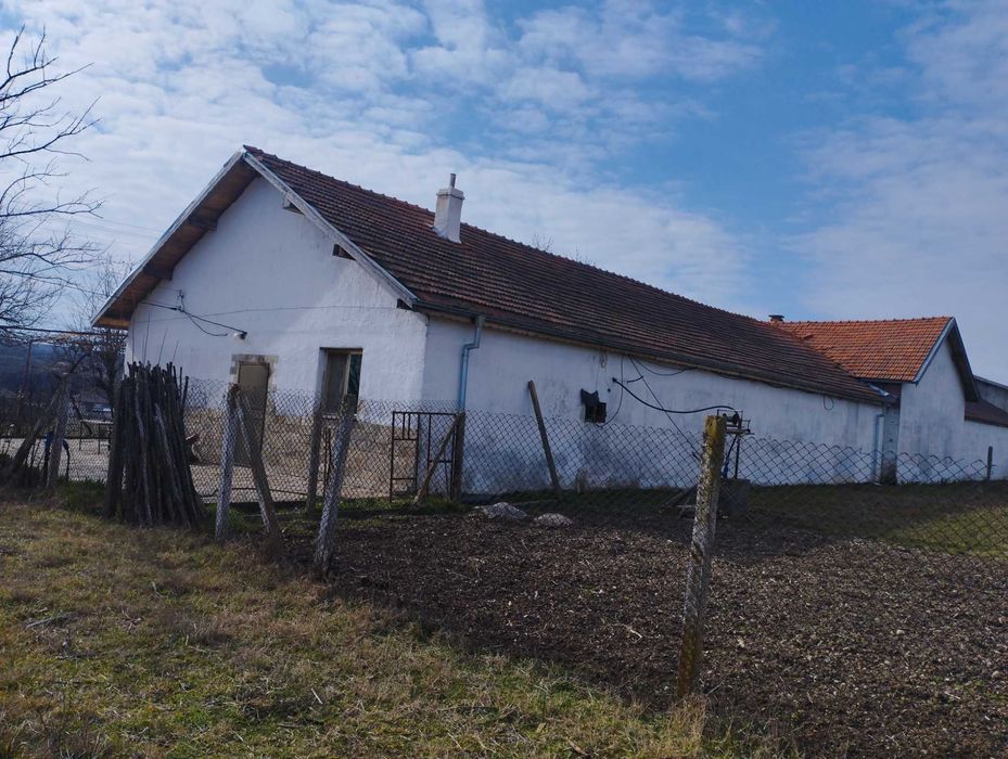 Продава се Къща в Ивайловград - 700 кв.м за 59 €/кв.м - Снимка #1