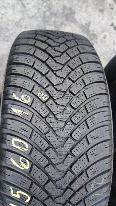 Anvelope iarna 215 60 16