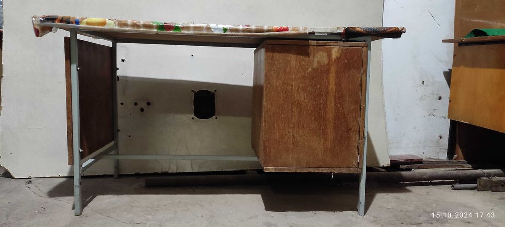 Продаюся два стола в прекрасном состоянии