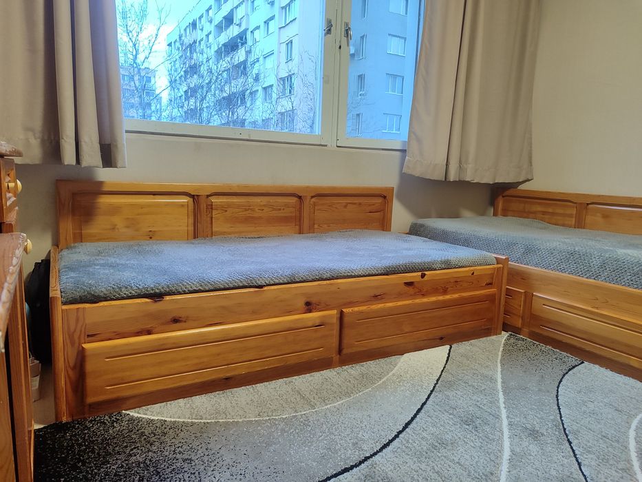 2бр. Дървени единични легла