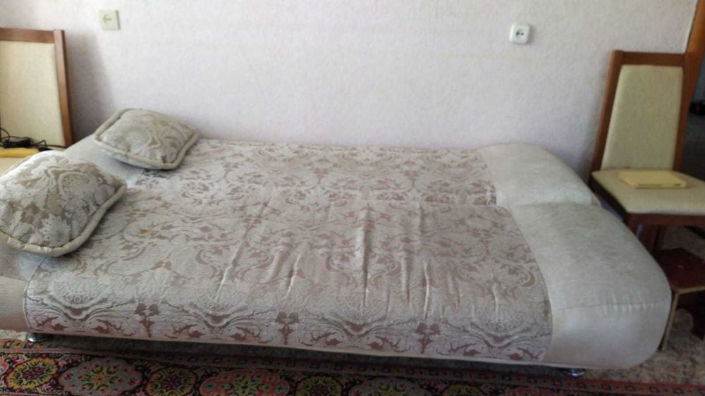 продам диван и одно кресло