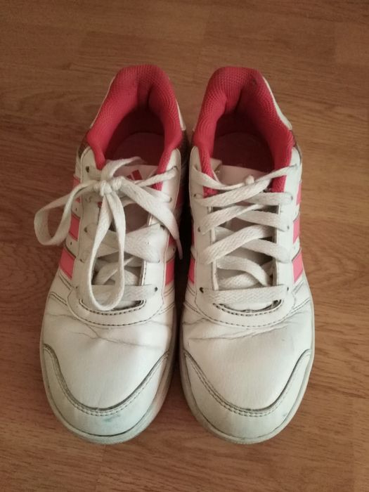 Маркови детски маратонки,, Adidas"и,, Nike' неразличими от нови