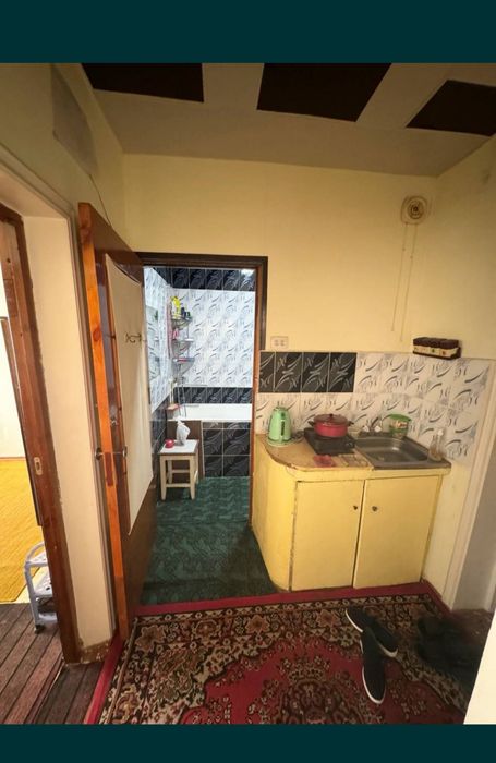 Продаётся общежития 1 этаж 12000$ 9  микрорайон