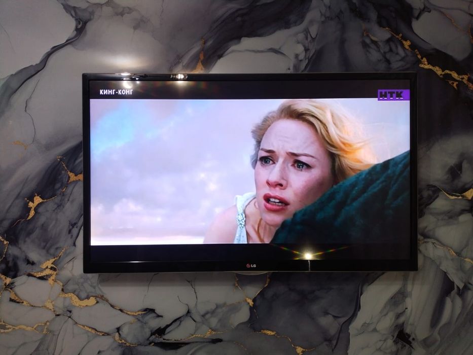 подам телевизор 100×60