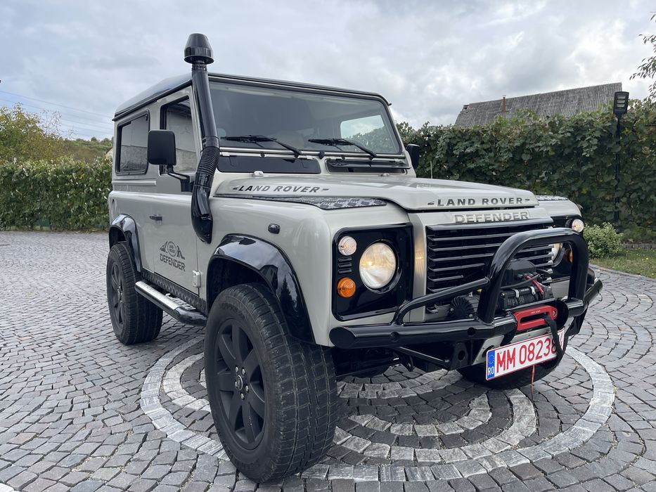 Land Rover Defender