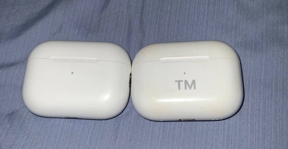 Airpods pro 2 оригинал один type-c один lightning