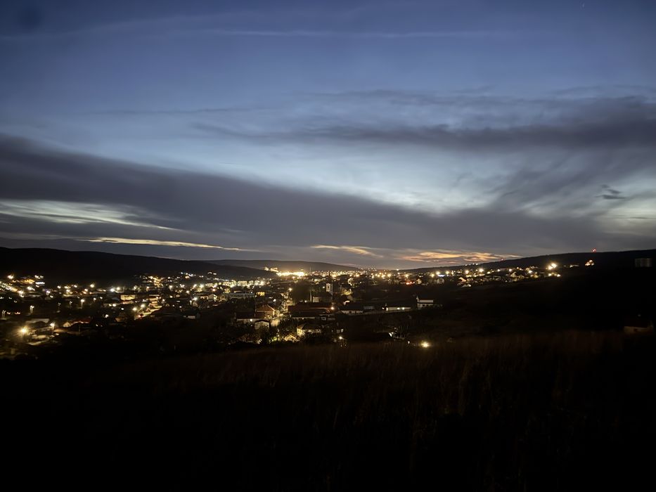 Vand teren intravilan in Livezeni