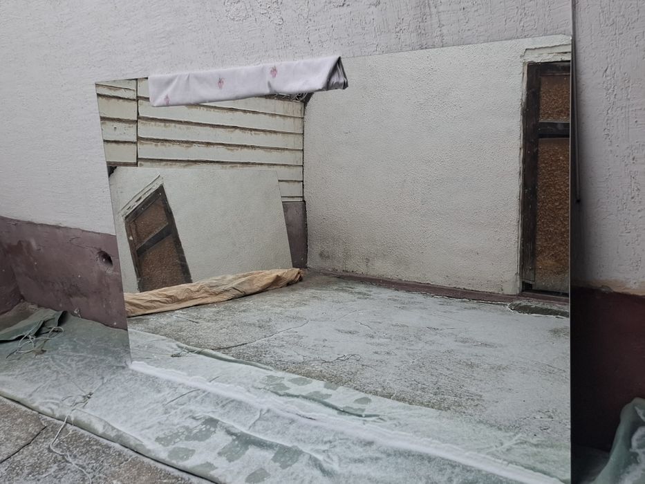 Продам 2 больших удобных зеркала