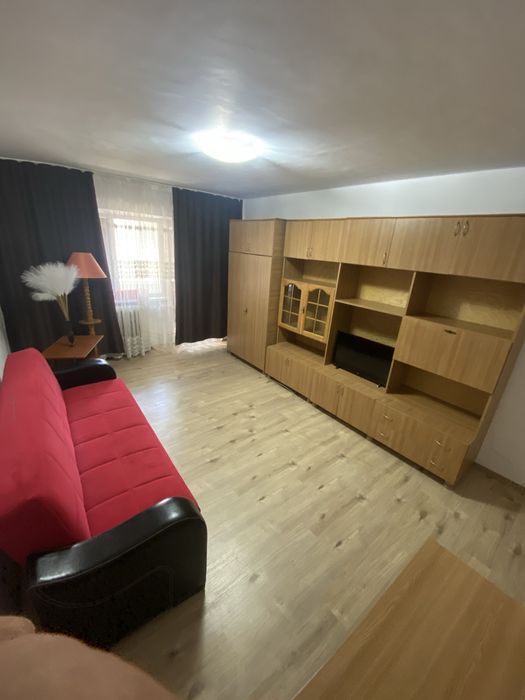 Proprietar , inchiriez garsoniera ap cu 1 cam decomandat la Metrou Lujerului