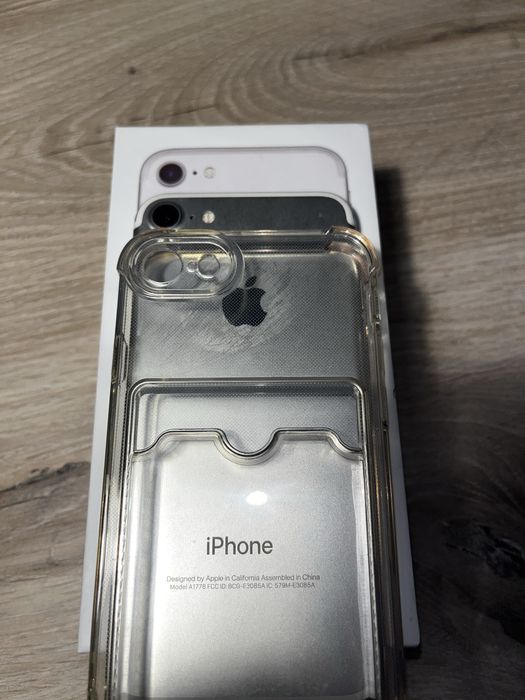 iPhone 7 Silver 128GB — в хорошом состояние