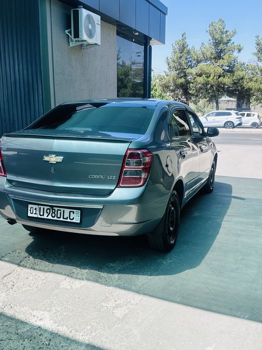 Cobalt avtomat 4-pozitsa