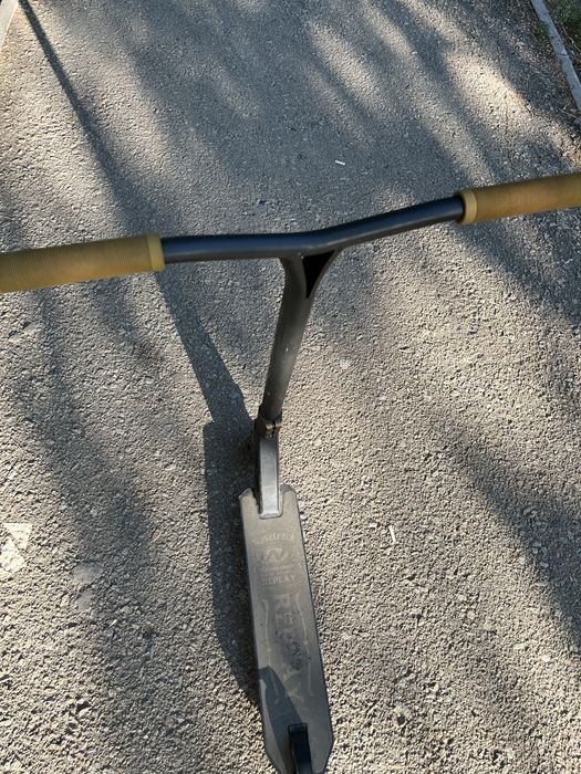 Продам трюковой самокат
