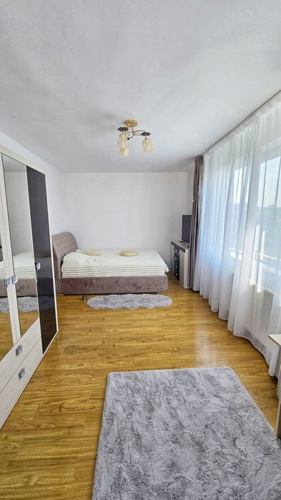 Închiriez apartament, 2 camere, decomandat