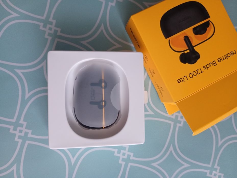 Продам совершенно новые наушники