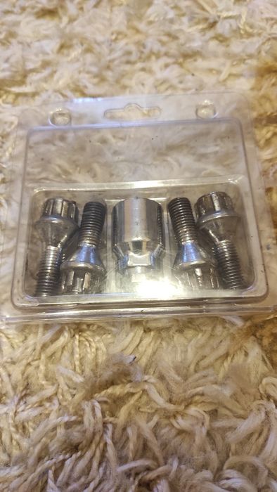 Комплект секретни болтове за джанти конусовидни!
