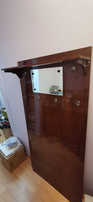 Cuier vintage din lemn masiv cu oglinda