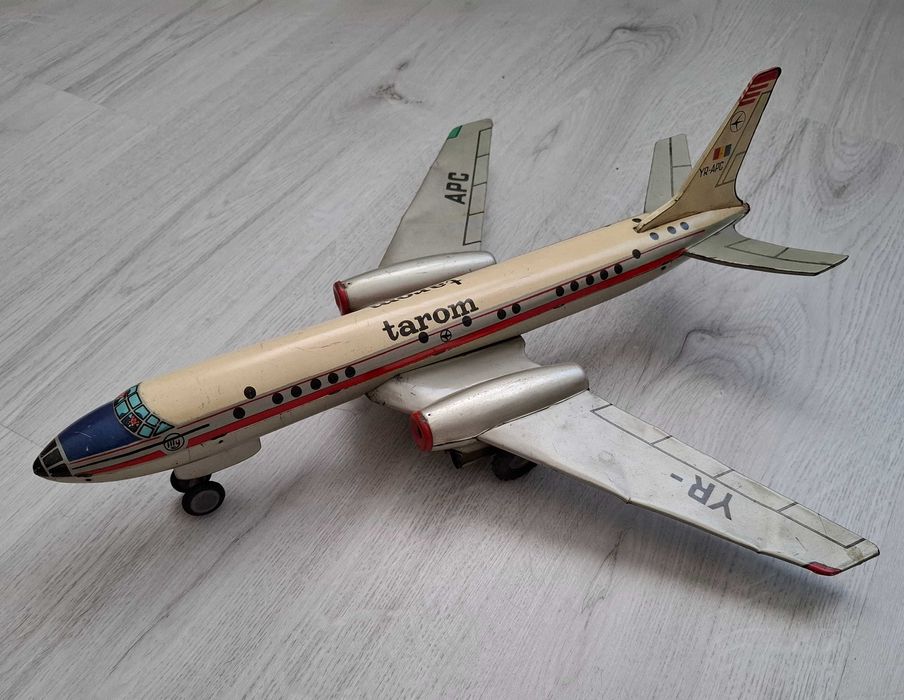 Jucarie veche - Avion romanesc TAROM din tabla - Fabricat la AGATEX