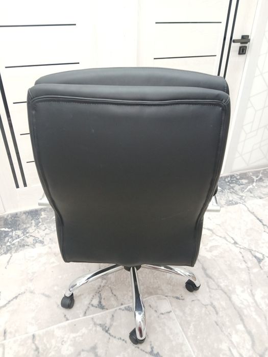 Kreslo ofis uchun mõljallangan