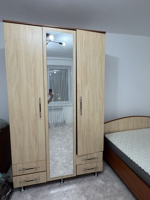 Продам спальный гарнитур