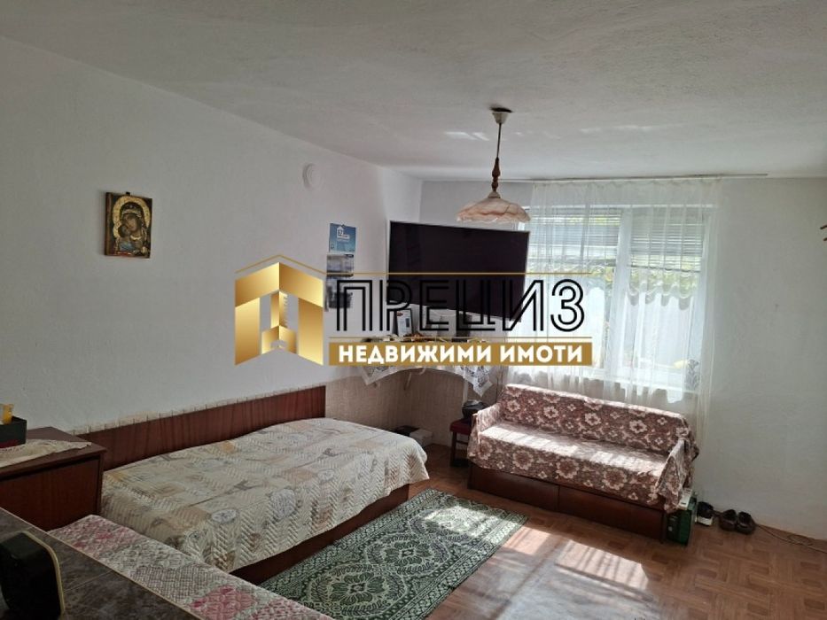 Продава се Къща в Велики Преслав - 200 кв.м за 550 €/кв.м - Снимка #3