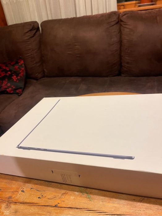 Продавам Macbook M2 (2023)