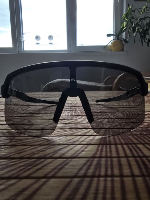 Слънчеви очила Oakley Sutro