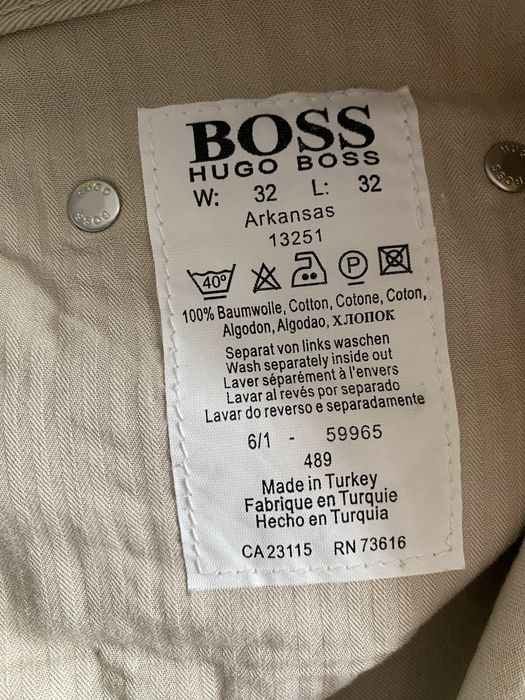 Pantaloni Hugo Boss barbati marimea 32