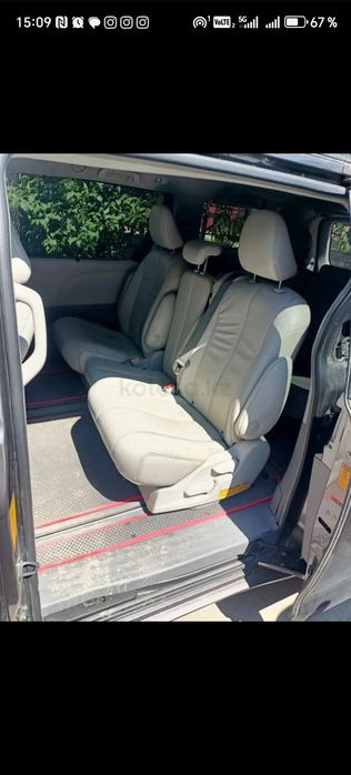 Toyota Sienna машина