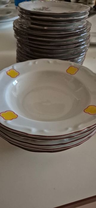 Български порцеланови чинии за допълване на сервиз