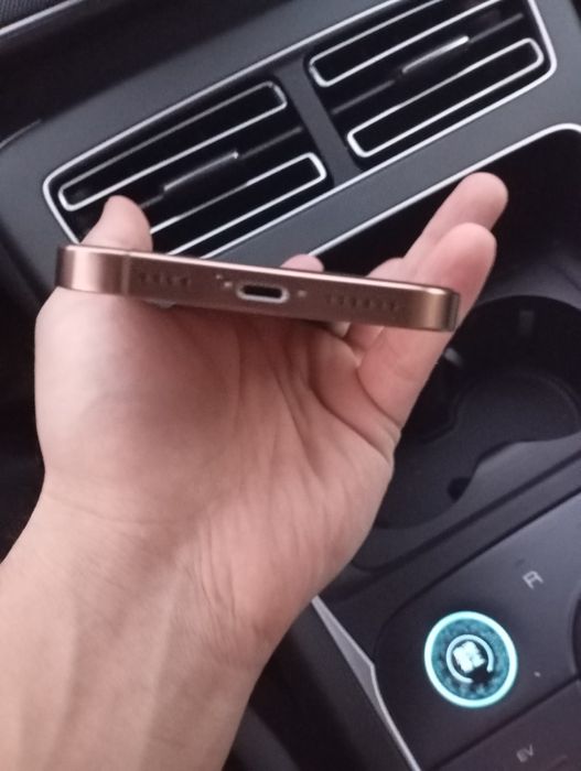 Айфон внутри ХР  128гб