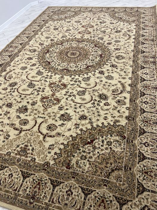 Кілем сатылады .Б/У