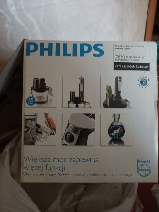 Блендер. На запчасти родам PHILIPS HR1377.