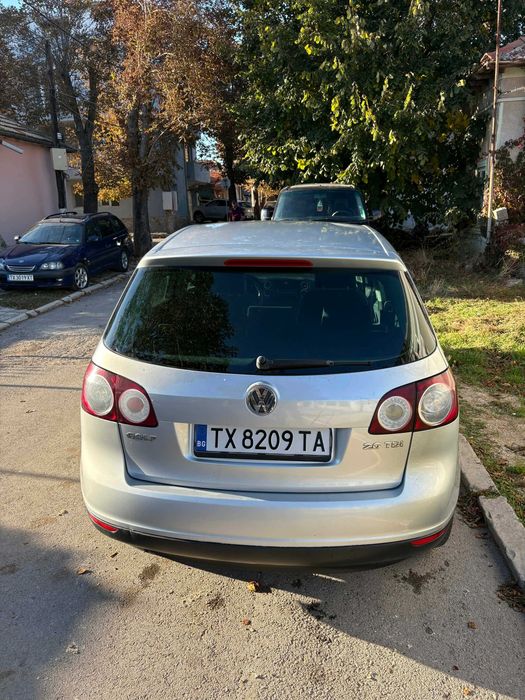 Голф + 2005г. 2000 см3,  D-140к.с. 2180Евро