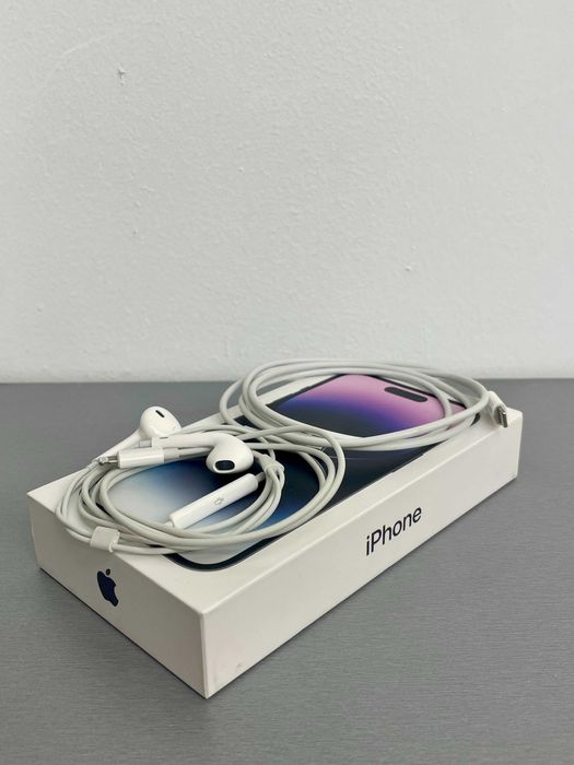 Оригинални iPhone слушалки, lightning кабел и кутия