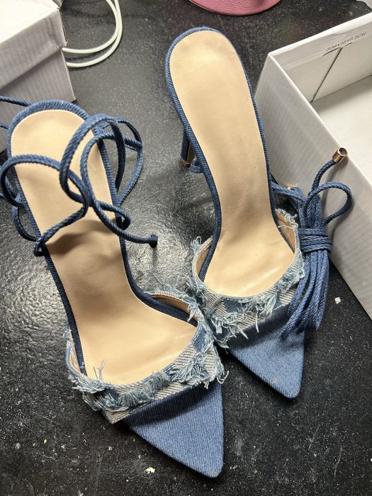 Сандали на ток с връзки