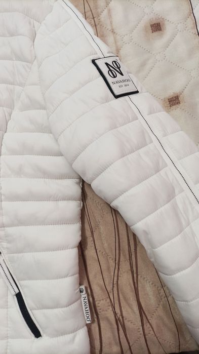 Бяло дамско яке Navahoo